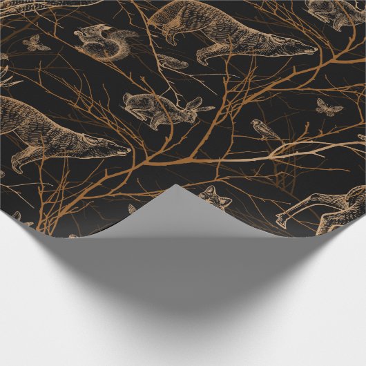 森林野生動物の鹿が暗い自然 ラッピングペーパー (角)