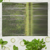 森林 Bear at Taiga Forest Northern Finland キッチンタオル (折り畳み)