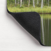 森林 Bear at Taiga Forest Northern Finland マウスパッド (コーナー)