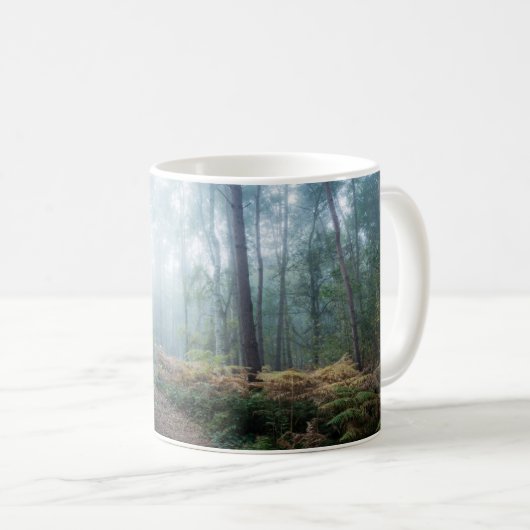 森林 | Dark Foggy Woods Norfolk UK コーヒーマグカップ (正面右)