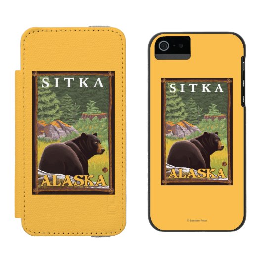 森林- Sitka、アラスカのツキノワグマ Incipio iPhoneウォレットケース (並び)