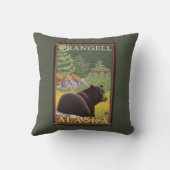 森林- Wrangell、アラスカのツキノワグマ クッション (裏面)