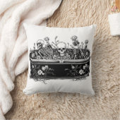 棺桶の中の骸骨 クッション (ブランケット)