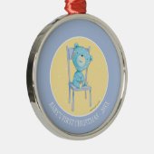 椅子で微笑している青いさらさくま メタルオーナメント (右)