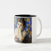 椅子にもたれかかった女性 ツートーンマグカップ (正面右)