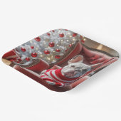 椅子にフランスの座ったクリスマスのブルドッグ ペーパープレート (傾斜あり)