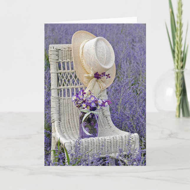 椅子に帽子と紫の花束 カード (正面)