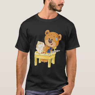 椅子に座ったかわいい茶色のクマ Tシャツ