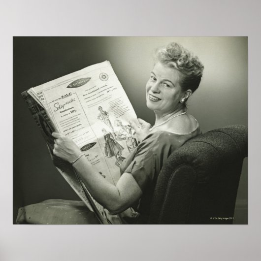 椅子に座っている女性 ポスター (正面)