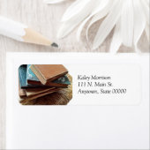 椅子に本を積み重ねた住所 シール (インサイチュ)