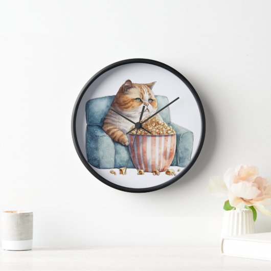椅子のポップコーンに座る水色食べ物太ネコ 壁時計 (ホーム)
