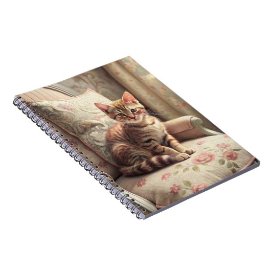 椅子の上の猫(シャビーシック) ノートブック (右側)