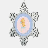 椅子の黄色いくまのダンスそして演劇 スノーフレークピューターオーナメント (右)