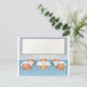 椅子やテーブルでいっぱいの教室 ポストカード (スタンド正面)