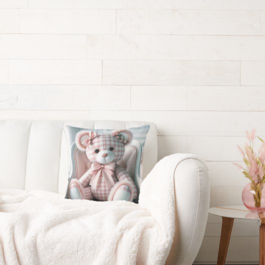 椅子ガーリーに座ったギンガムテディベア クッション (ソファ)