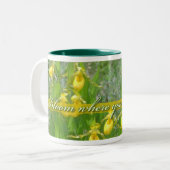 植わる開花、黄色いLadyslipper ツートーンマグカップ (正面左)