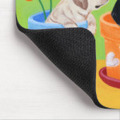 植木鉢のラブラドールの子犬 マウスパッド (コーナー)