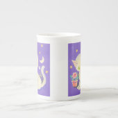 植木鉢、月及び星を持つクリーム色の子猫猫 ボーンチャイナマグカップ (正面)