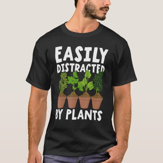 植物に気を取られがち 楽しいガーデナーのプレゼント Ga Tシャツ (正面)