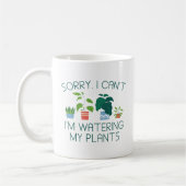 植物に水をやっている コーヒーマグカップ (左)