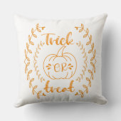 植物のフレームでトリックまたは処理 クッション (裏面)