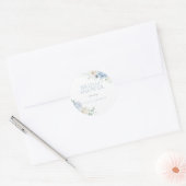 植物の白と青の花のブライズシャワー ラウンドシール (封筒)