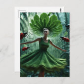 植物の虫のまわりにで作られたドレスで回転する女性 ポストカード (正面/裏面)