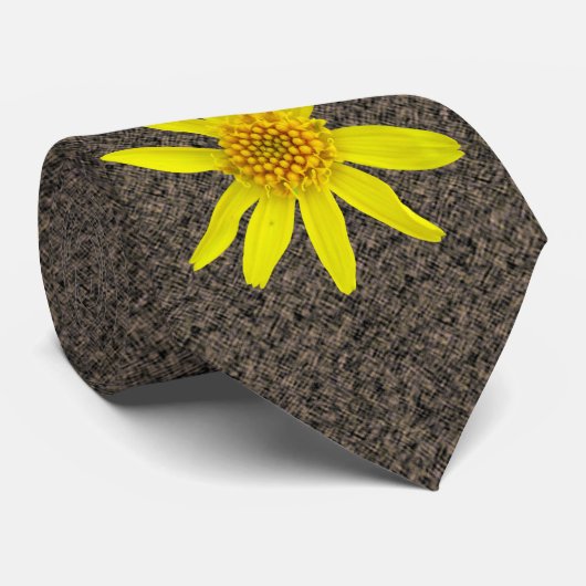 植物の黄色い野生の花の写真 ネクタイ (ロール)
