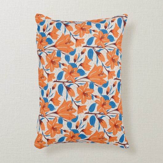 植物性オレンジブルーリリー花柄 アクセントクッション (正面(垂直))