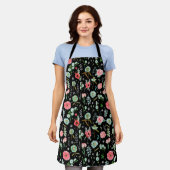 植物性ピンクの黒いフローラ花柄 エプロン (着用した状態)