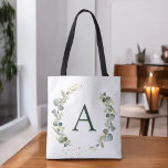 植物性ユーカリプトゥスモノグラム結婚グリネリー トートバッグ<br><div class="desc">キャンバスの背景にユーカリ緑色多肉植物春の結婚式モノグラムトートバッグ – 特別なモダンブライダルシャワー、、ベビーシャワー、バチェロレッテ、スウィート16、16、18、21、30、40、50、60、80、90th、10エレガントに葉、植物性のと緑と美しいスクリプトのタイポグラフィを含む誕生祝い</div>