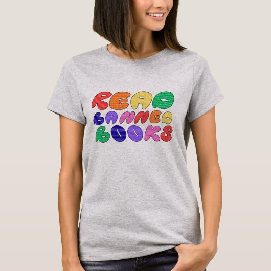 検閲された本を読む Tシャツ (正面)