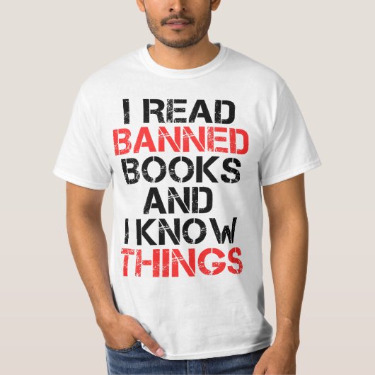 検閲された本を読んで賢くなった Tシャツ (正面)