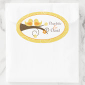 楕円形の好意のステッカーを結婚している渦巻形のな鳥(黄色い) 楕円形シール (バッグ)