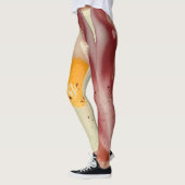 極めて巨大な生き物のようなベーコンと卵、ペッパー付き レギンス (左)