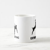 極度な狩りのシカの空手の蹴り コーヒーマグカップ (中央)
