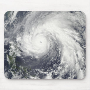 極度の台風Megi マウスパッド