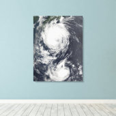 極東に接近する二つの台風 キャンバスプリント (インサイチュ (ウッドフロア))