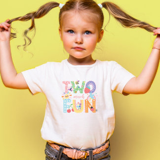 楽しいが止まらない！パステル スプリング 2歳のトドラー トドラーTシャツ