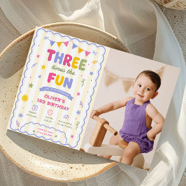 楽しいことが3倍!カラフルな3歳の誕生日写真 招待状