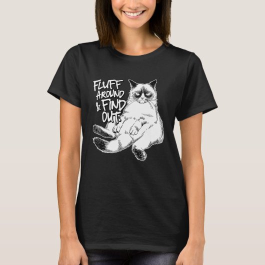 楽しいもふもふに囲まれて気づく、うんざり猫、サ Tシャツ (正面)