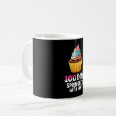 楽しいカップケーキで彩られた100日間 スクール教師 コーヒーマグカップ (正面左)