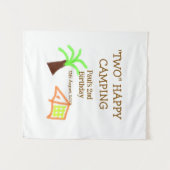 楽しいキャンピング2歳の誕生日ツリーキャンプの子供たち タペストリー (正面(横))