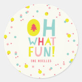 楽しいクリスマスツリー カラフルなコンフェッティドット ラウンドシール (正面)