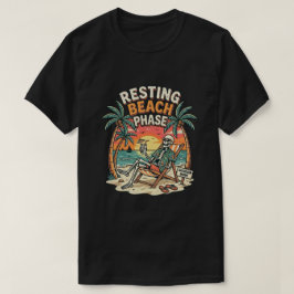 楽しいサマービーチでリラックスするスケルトン Tシャツ