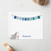 楽しいターコイズと青のサメの子供用グリーティングカード ノートカード (正面/裏面インサイチュ)