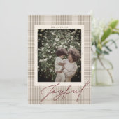 楽しいチェック柄のクリスマス写真 シーズンカード (スタンド正面)