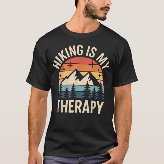 楽しいハイキングは私の癒し Tシャツ (正面)