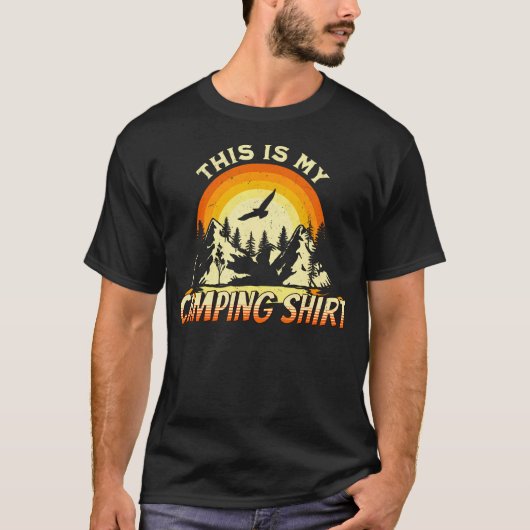楽しいハイキングアウトドアこのキャンプシャツが好き Tシャツ (正面)