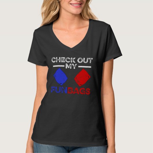 楽しいバッグのダーツゲームをチェック Tシャツ (正面)